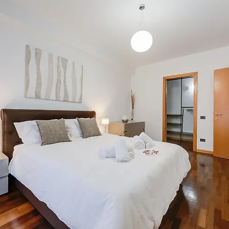 The Modern In - Happy.rentals * Stresa