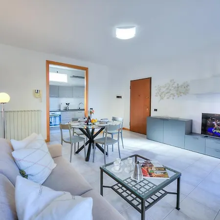 The Modern In - Happy.rentals Apartment Stresa